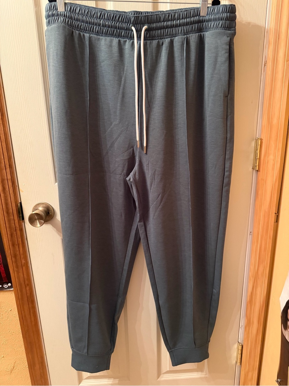 Zenana Outfitters Women's Plus Size Ash Jade Pintuck Scuba Joggers w/ pockets.